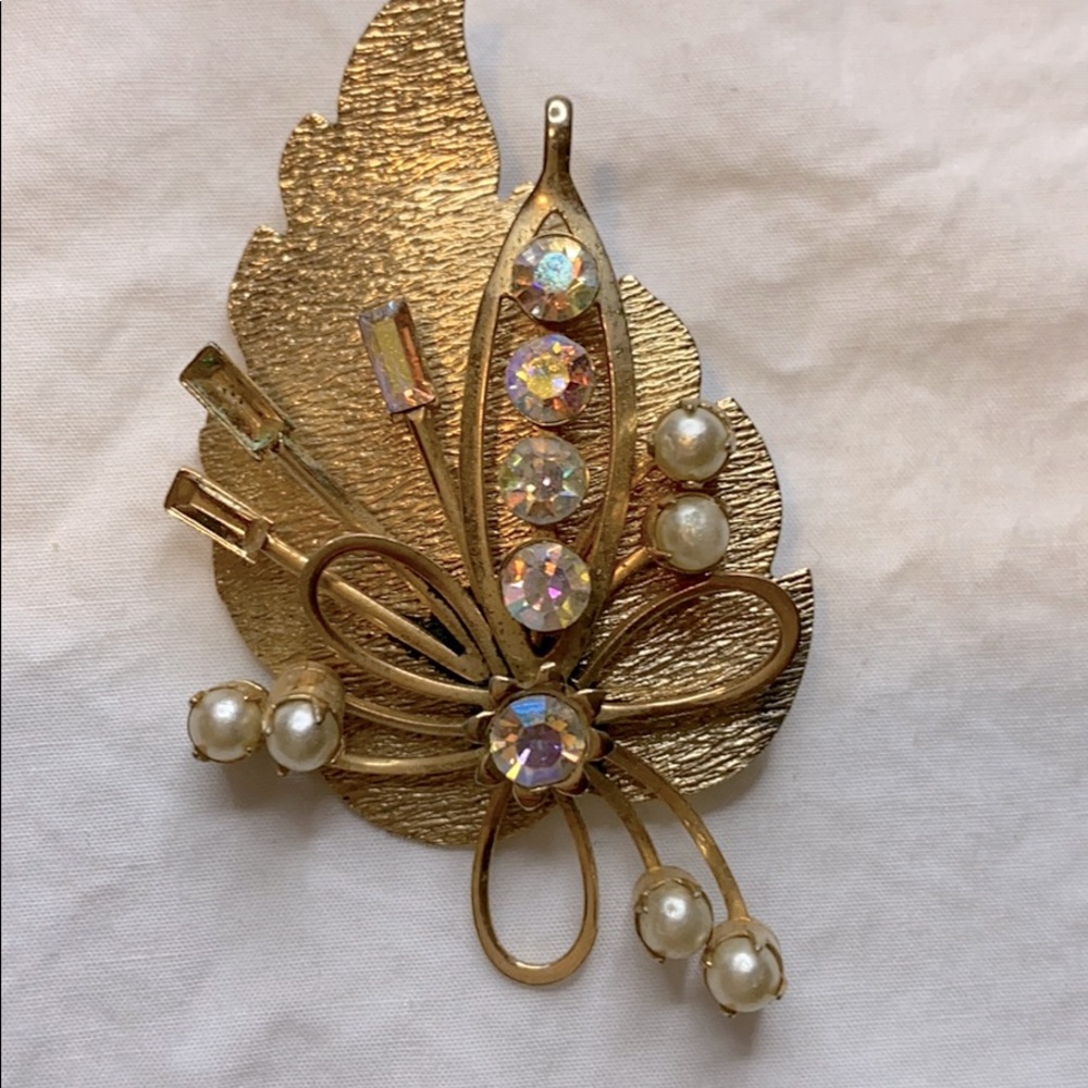 Beautiful Women Brooch